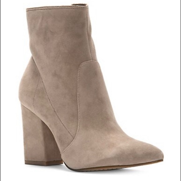 BRAND NEW IN BOX Vince Camuto Sakinah Suede Ankle Boots, size 9 - Picture 1 of 5